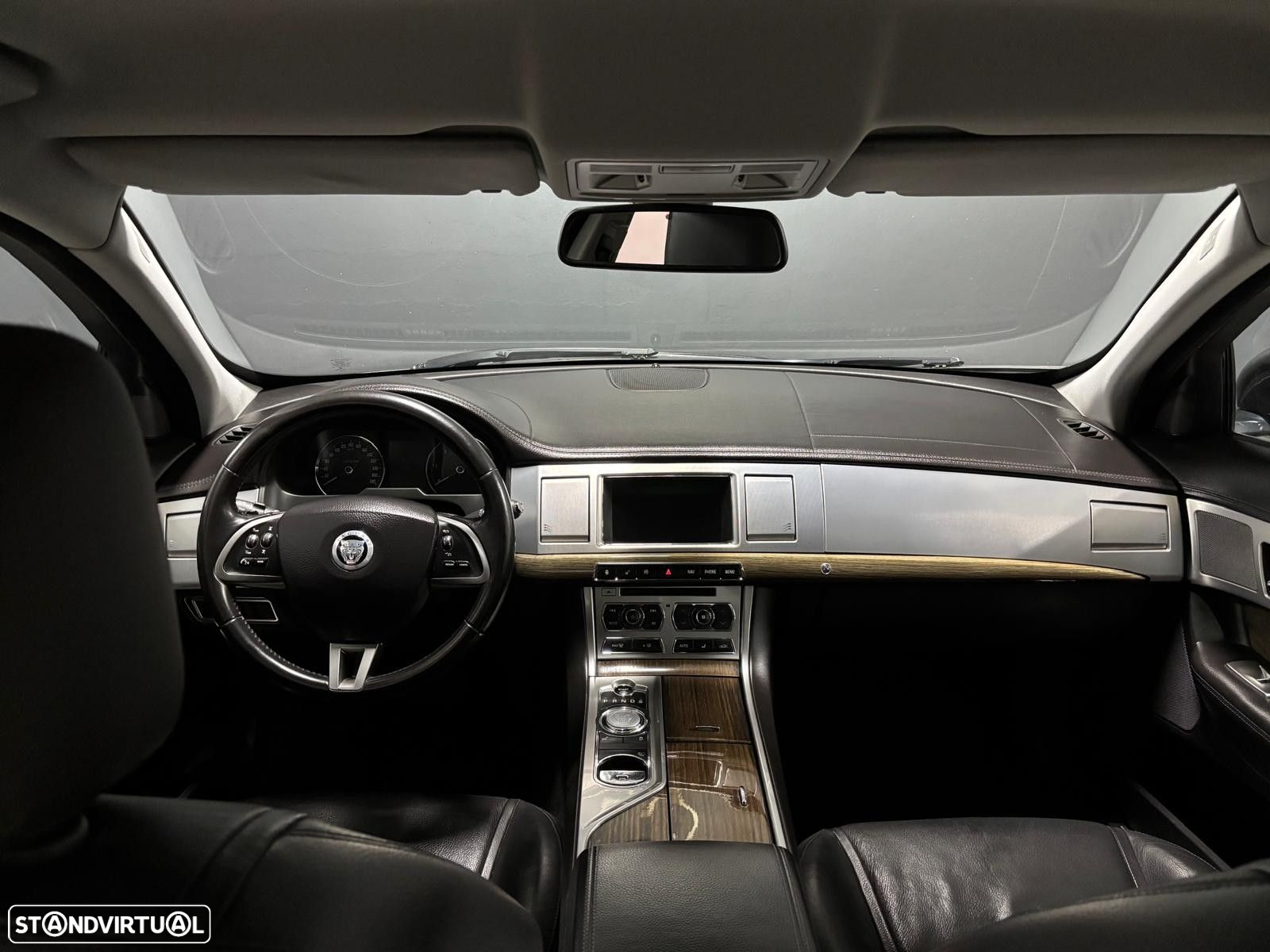 Jaguar XF 2.2 D Premium Luxury - 3