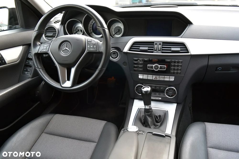 Mercedes-Benz Klasa C 180 BlueEFFICIENCY Avantgarde - 15