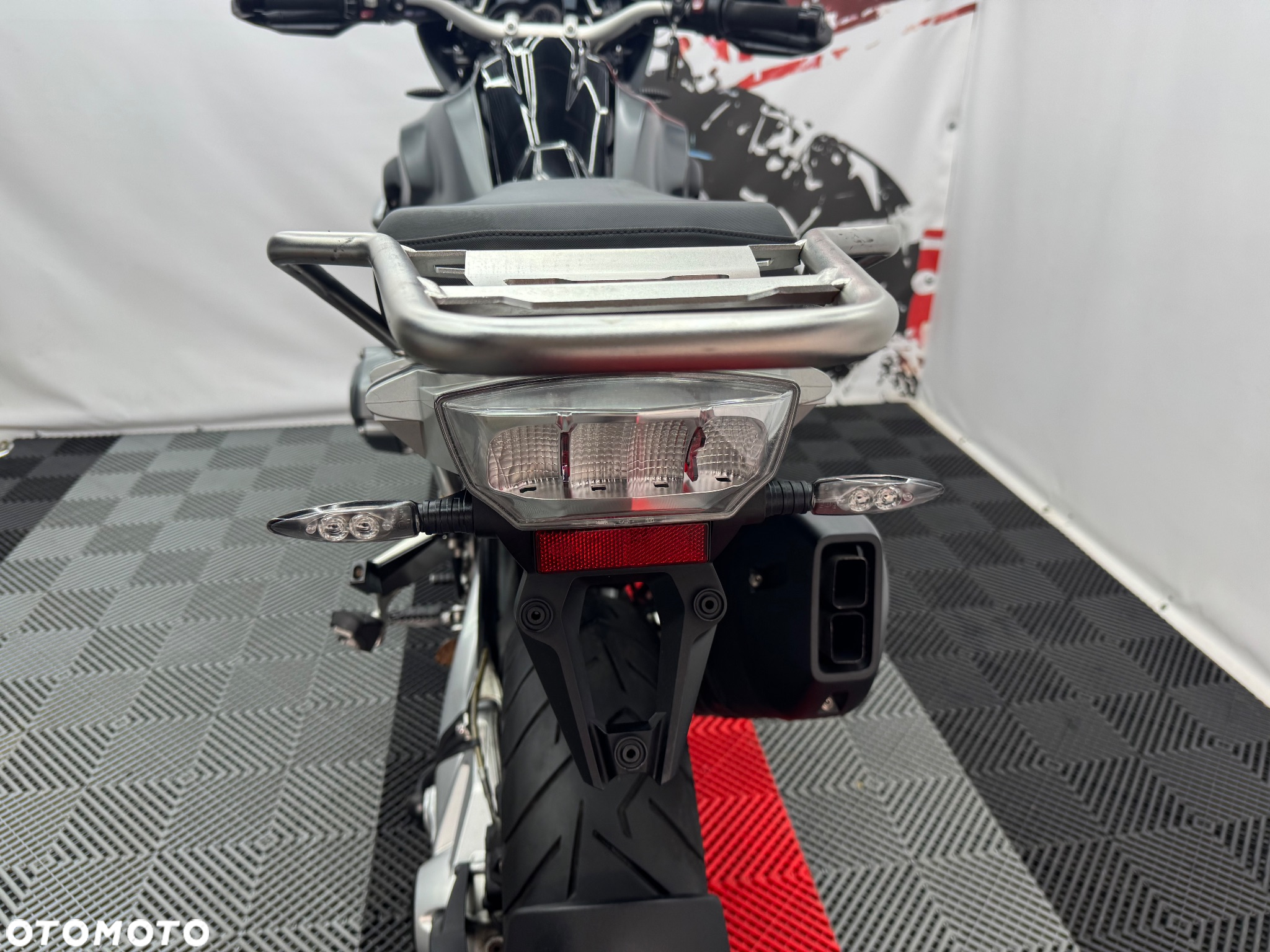 BMW R - 16