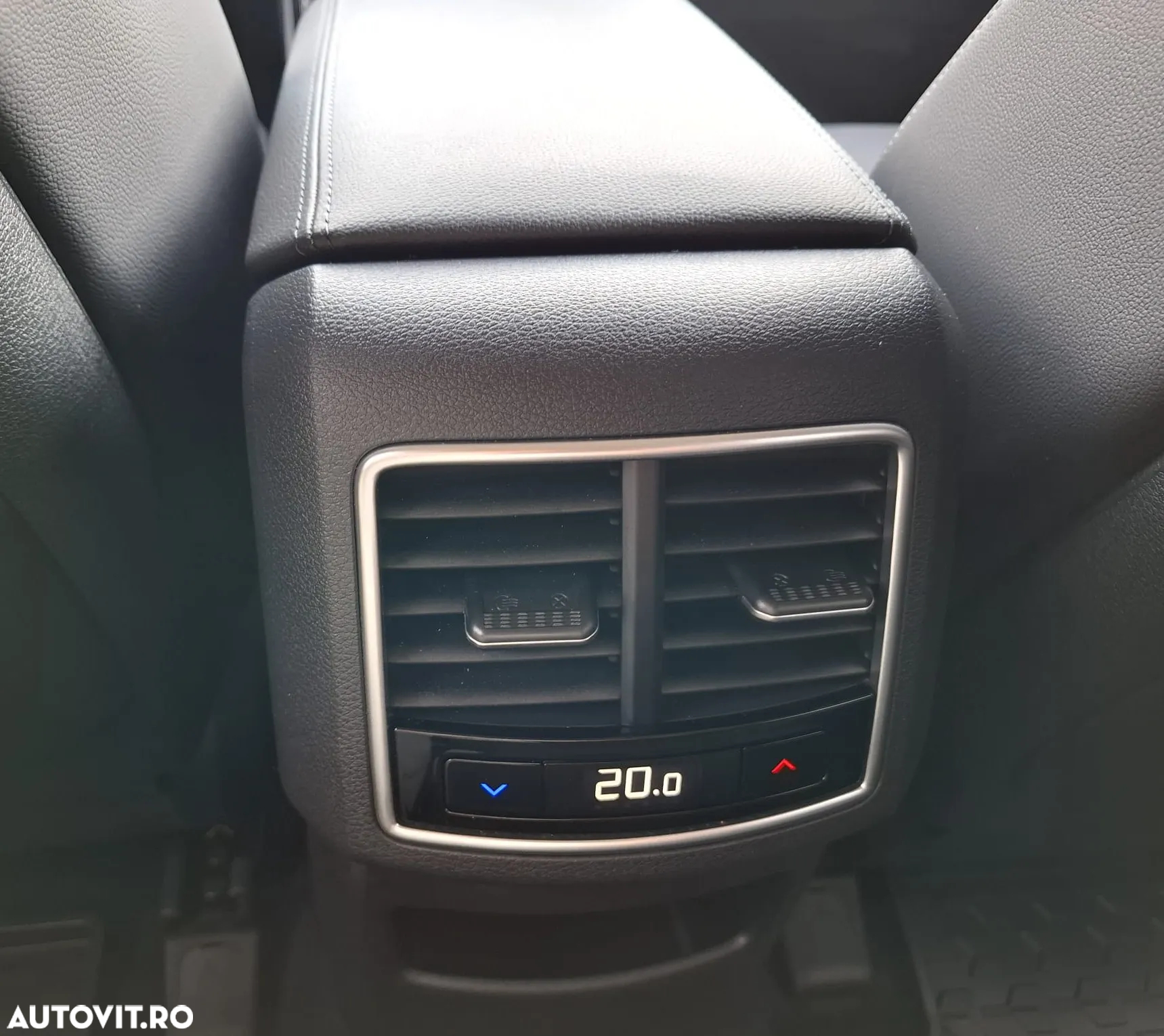 Kia Sportage 1.6 T-GDI PHEV 6AT 4x4 Business Line - 14