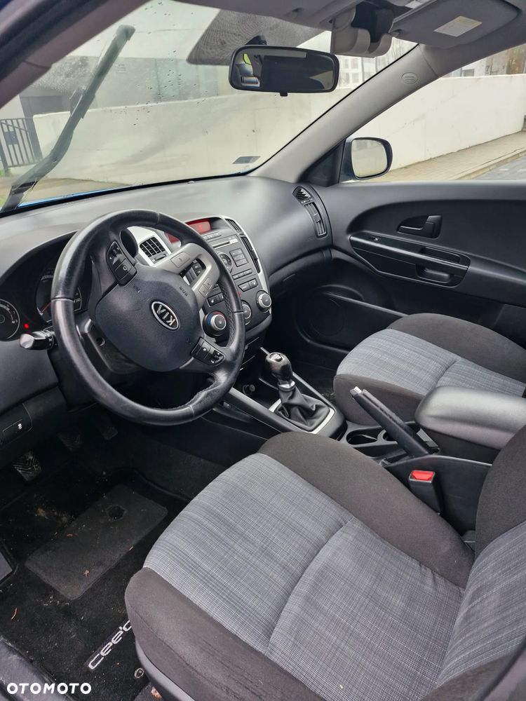 Kia Ceed 1.4 CVVT Attract - 8