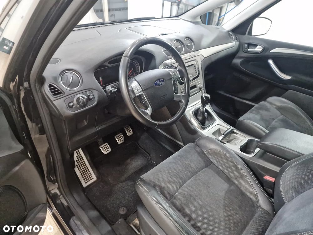 Ford S-Max 2.5 Titanium - 25