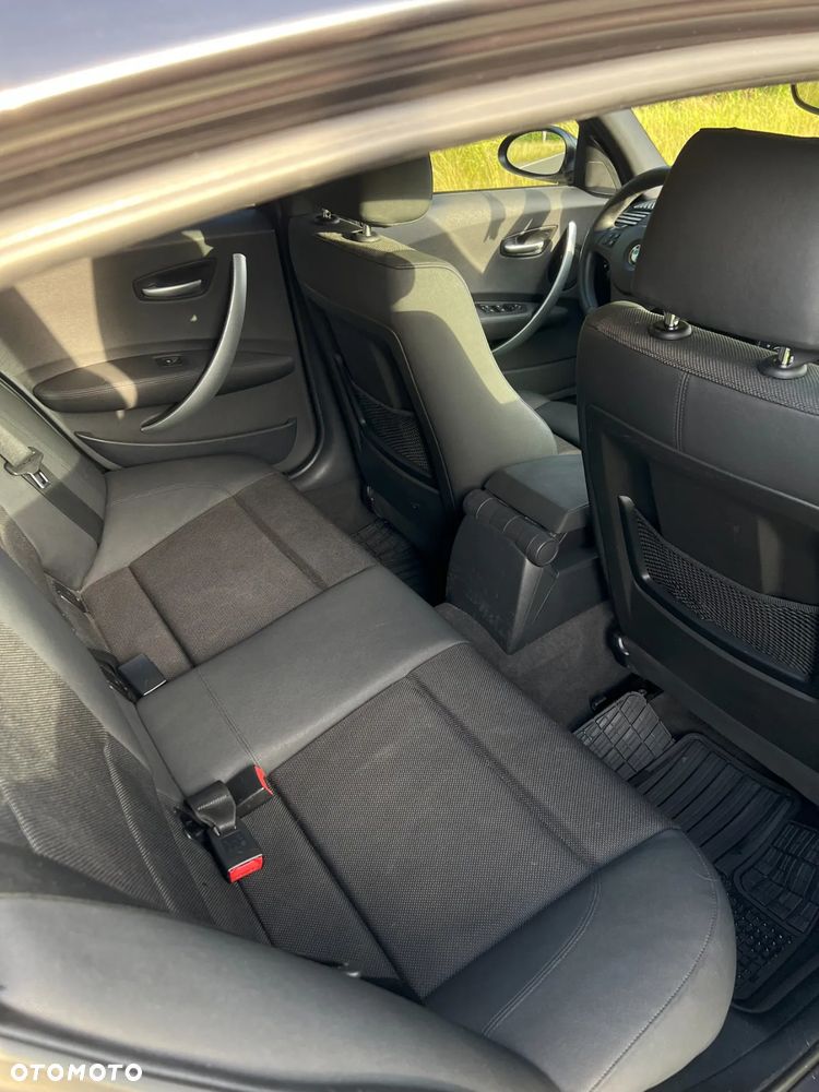 BMW Seria 1 120i - 17