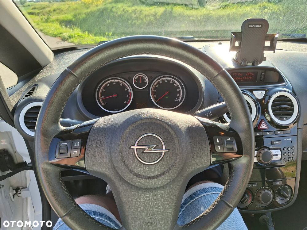 Opel Corsa 1.4 16V Limited Edition - 32