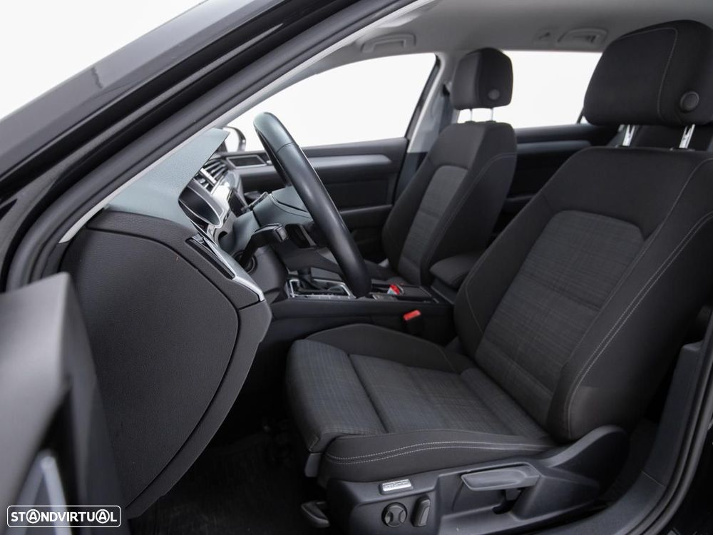VW Passat Variant 2.0 TDI Business DSG - 8