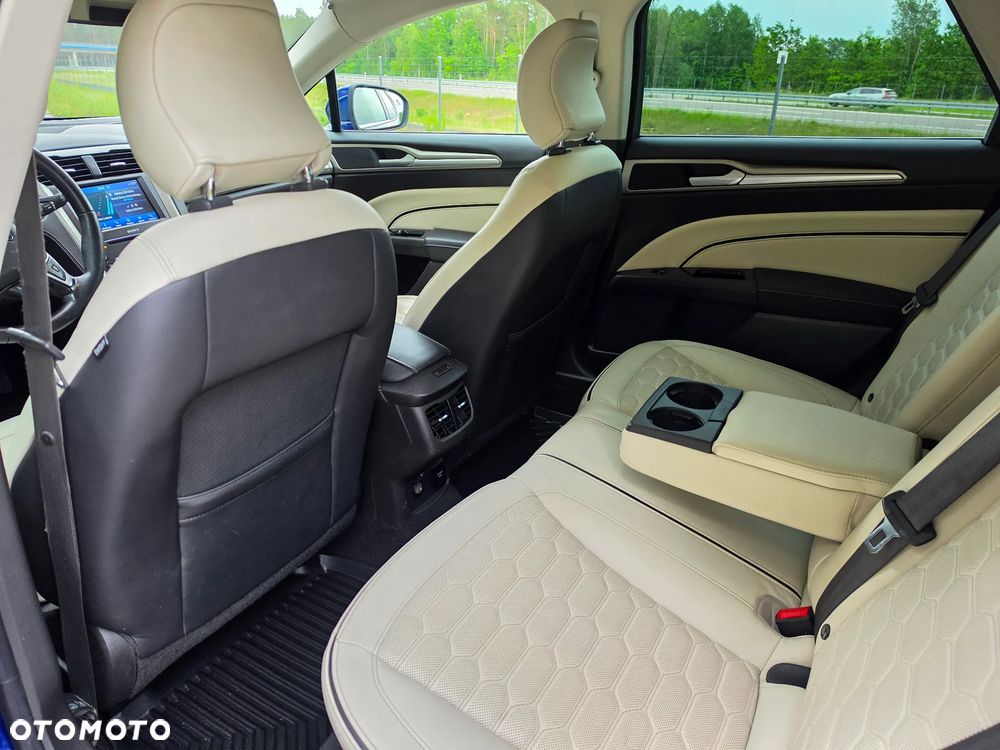 Ford Mondeo Vignale 2.0 EcoBoost - 17