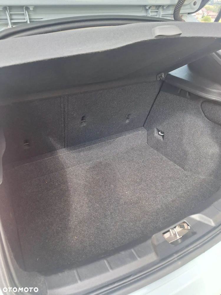 Volvo V40 D2 Momentum - 16