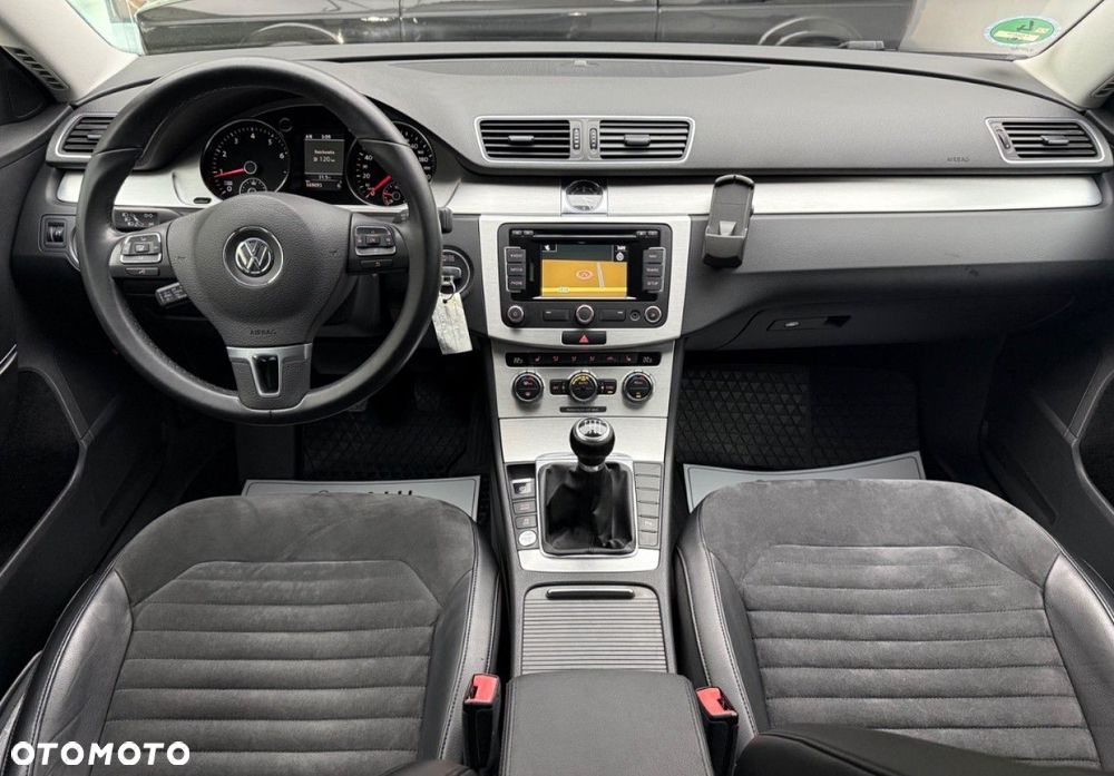 Volkswagen Passat - 20