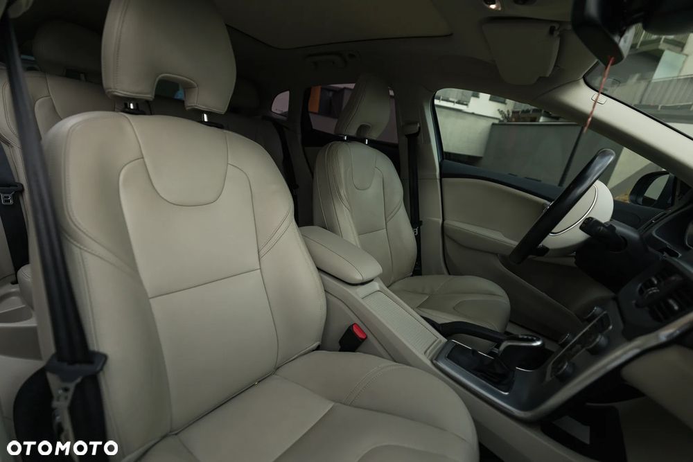 Volvo V40 T3 Drive-E Inscription - 12