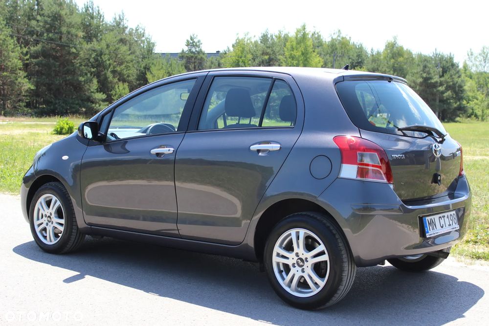 Toyota Yaris 1.33 VVT-i Executive - 8