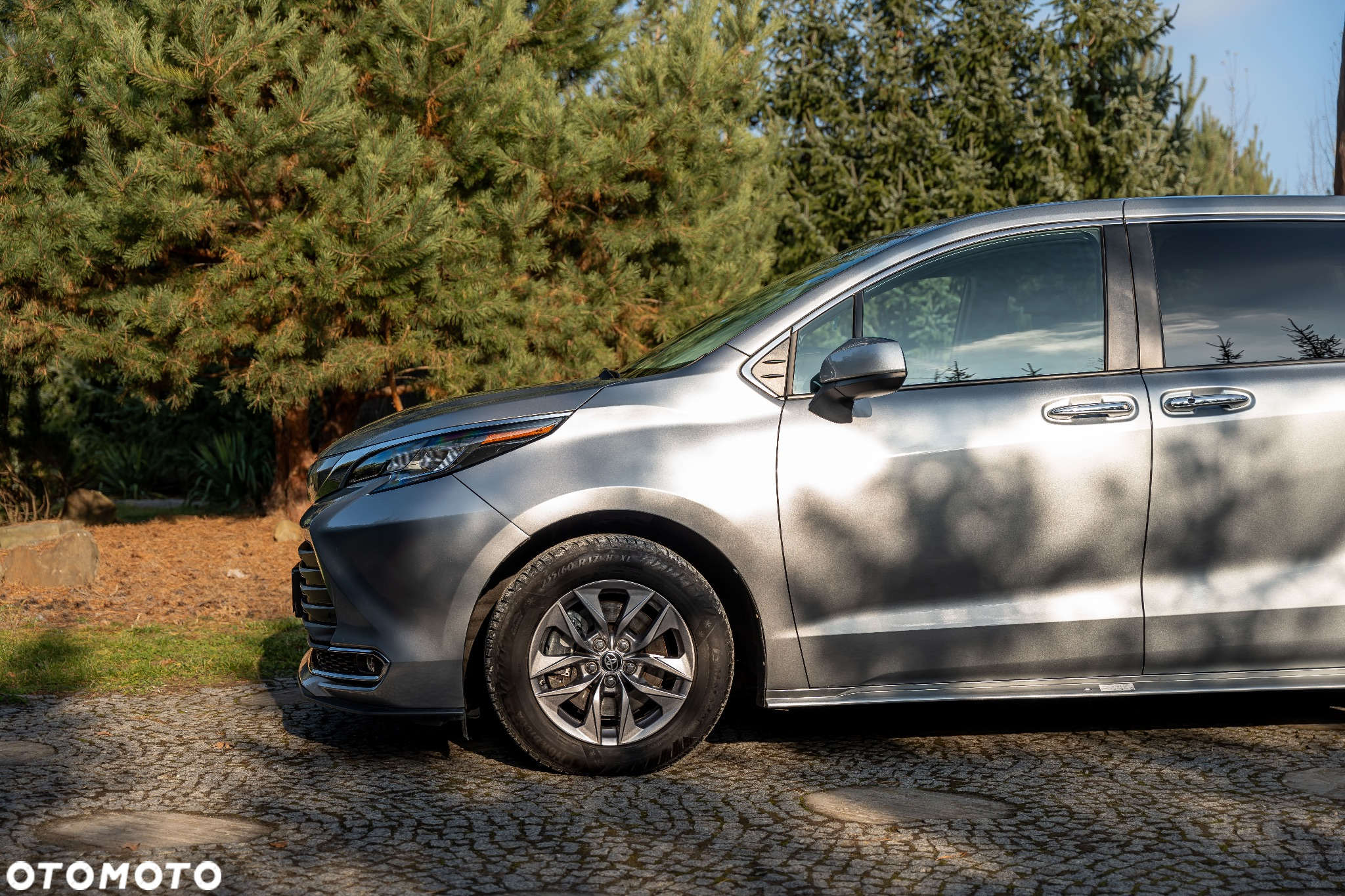 Toyota Sienna - 11