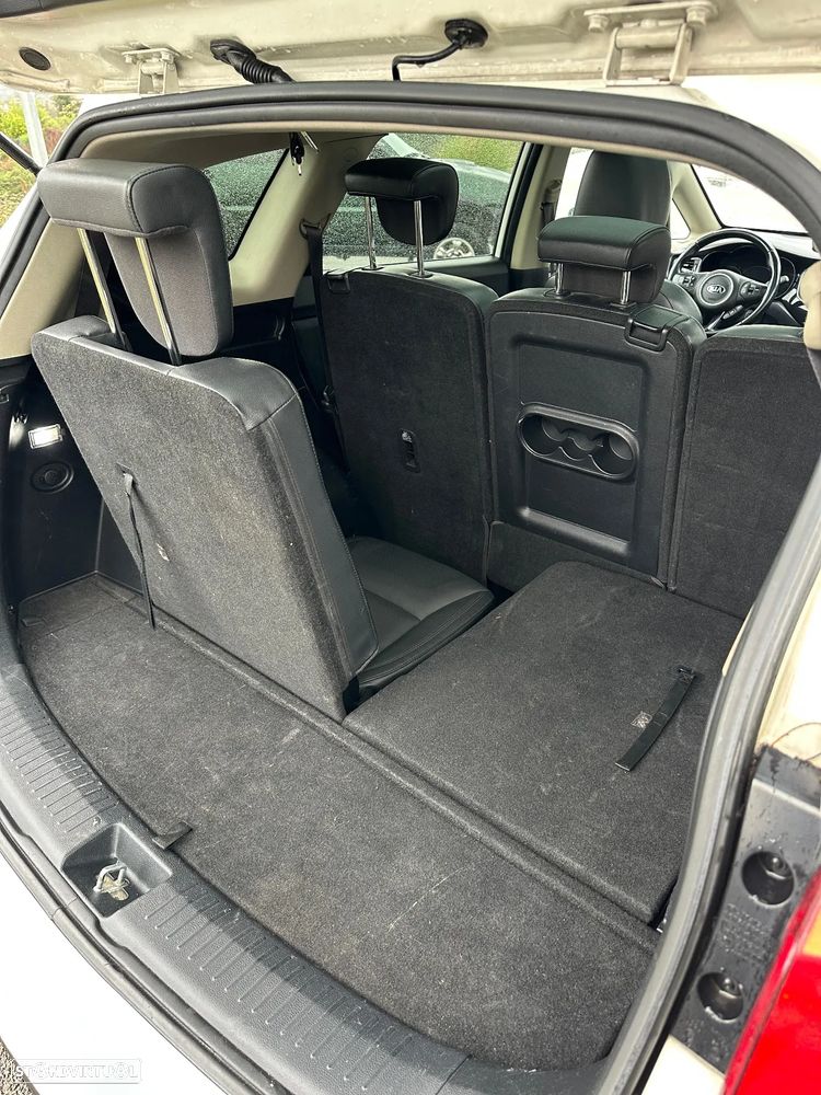 Kia Carens 1.7 CRDi ISG TX Aut. - 12