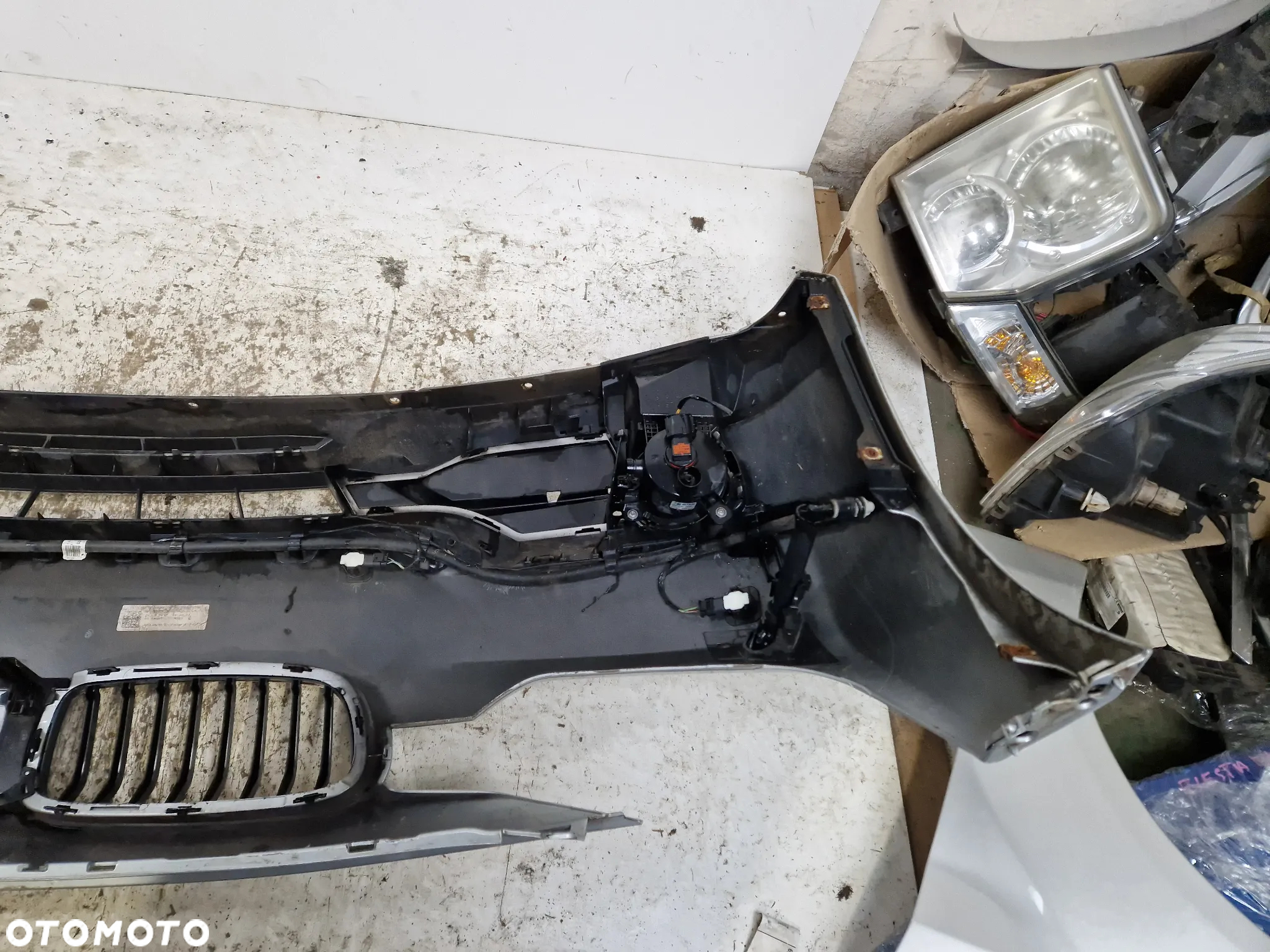 BMW3 F30 sport zderzak przedni PDC spryskiwacze. - 9