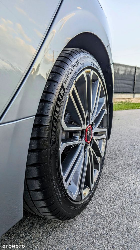 Kia ProCeed - 13