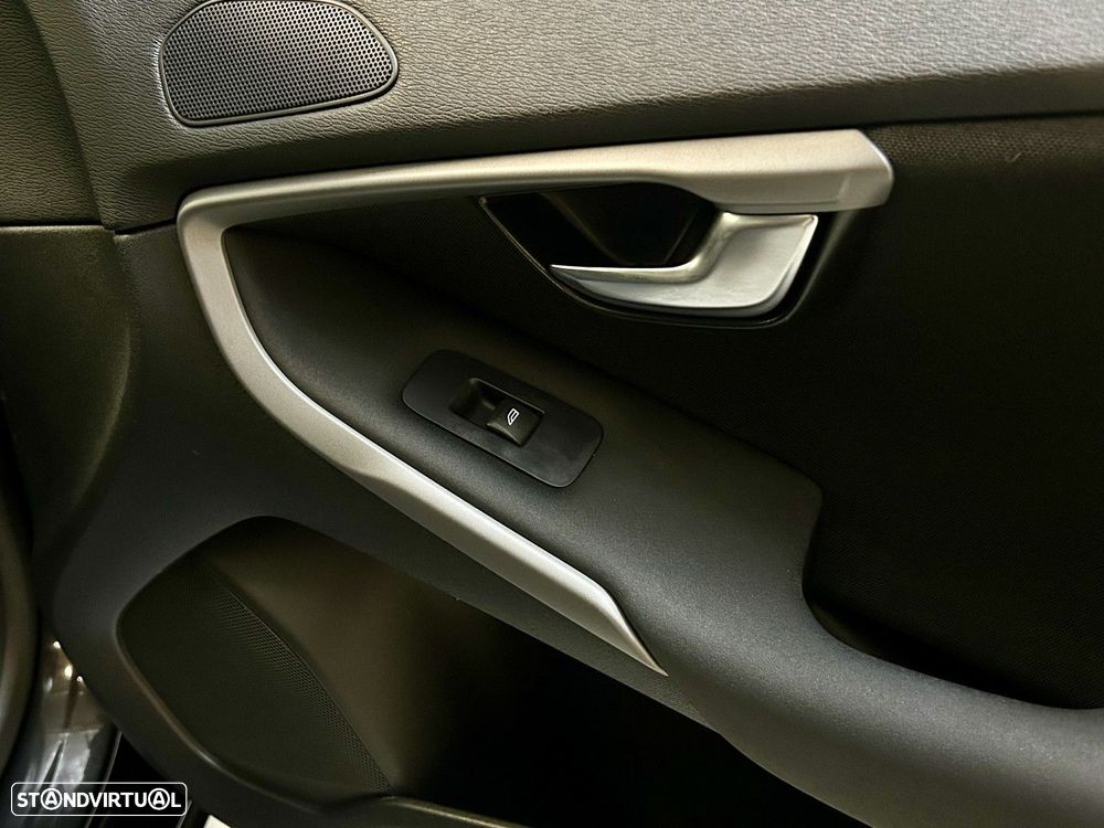 Volvo V40 2.0 D2 Momentum - 30