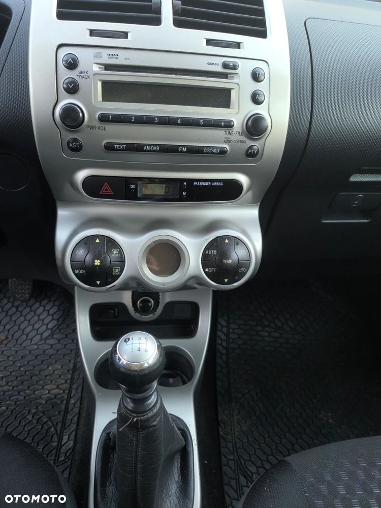 Toyota Urban Cruiser 1.4 D-4D Sol 4x4 - 8