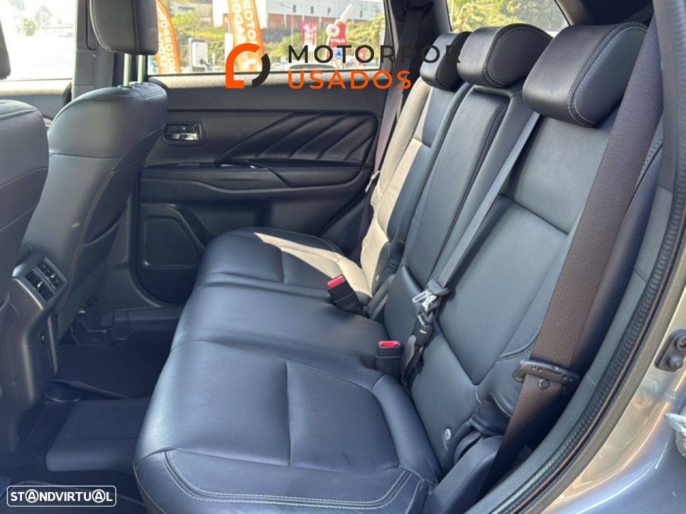 Mitsubishi Outlander - 8