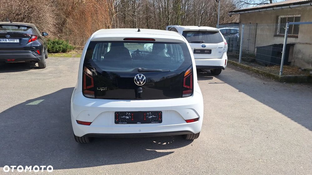 Volkswagen up! Active - 15