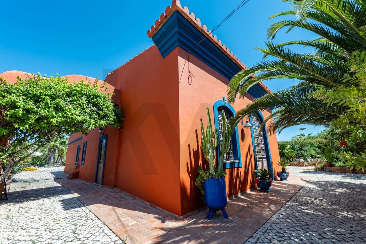 Moradia T3 + Terreno com Potencial de Rendimento em Quelfes, Olhão - Grande imagem: 4/52