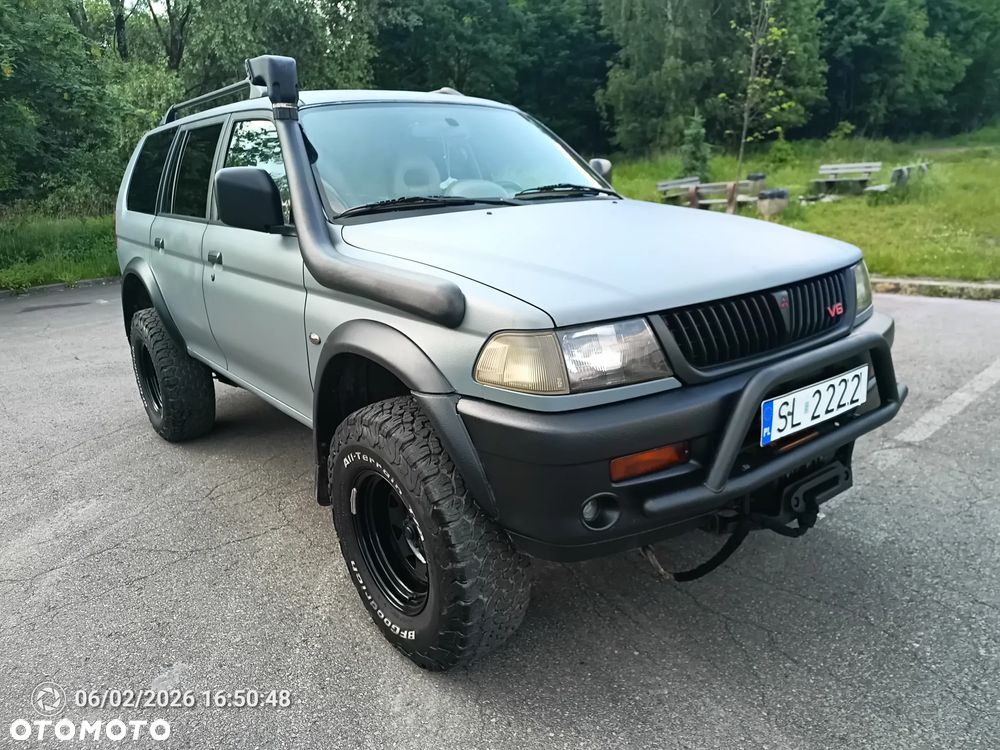 Mitsubishi Pajero - 1