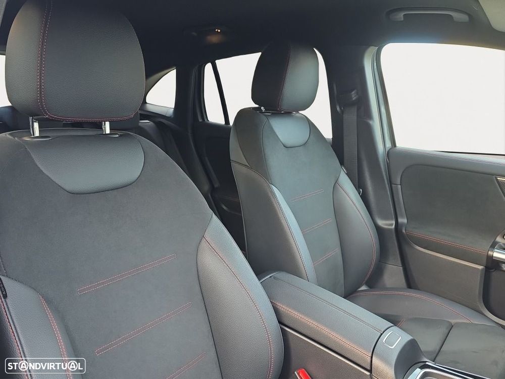 Mercedes-Benz GLA 200 - 12