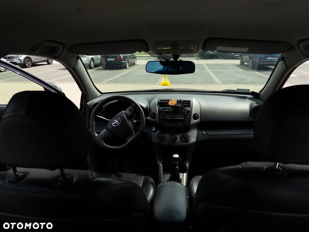 Toyota RAV4 - 9