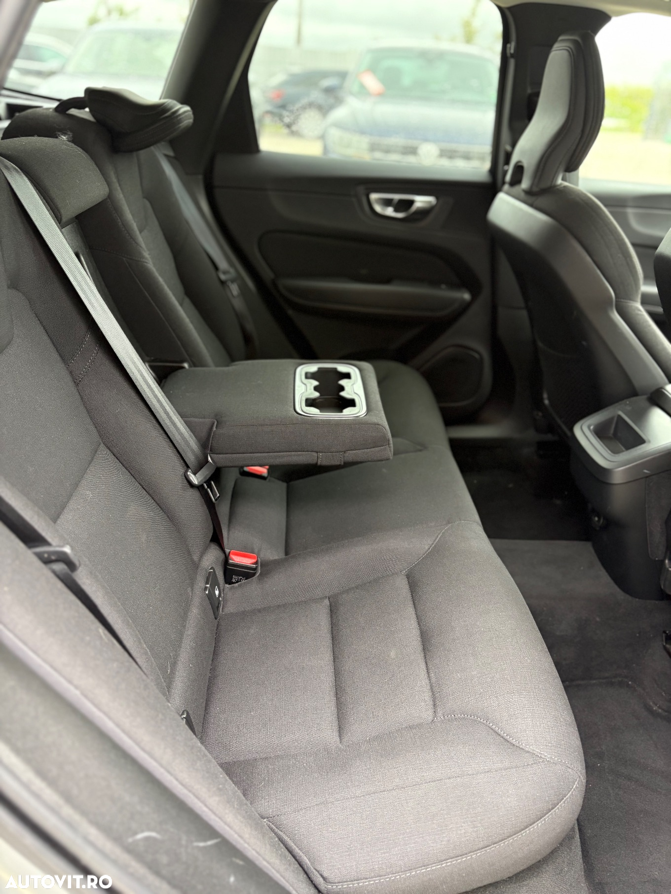 Volvo XC 60 B4 MHEV AWD Momentum Pro - 14