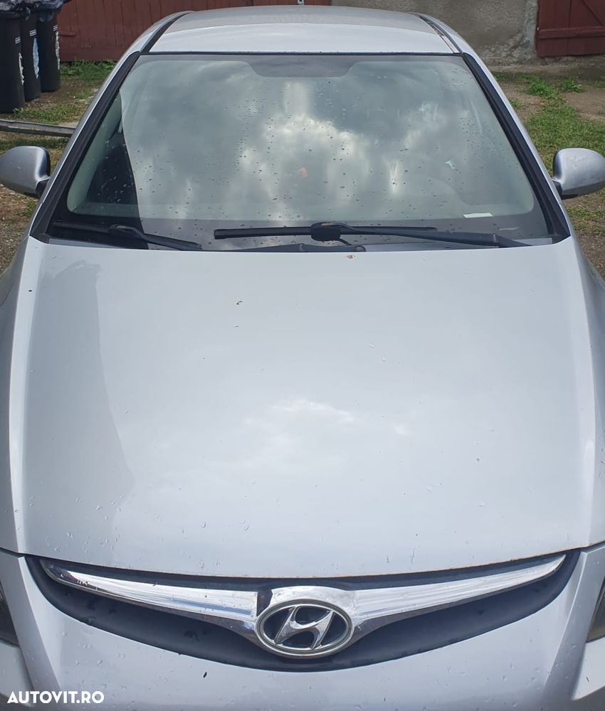 Hyundai i30 1.6 CRDI GL Comfort - 1