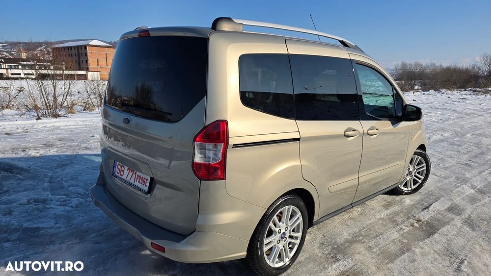 Ford Tourneo Courier 1.0 EcoBoost Titanium - 2