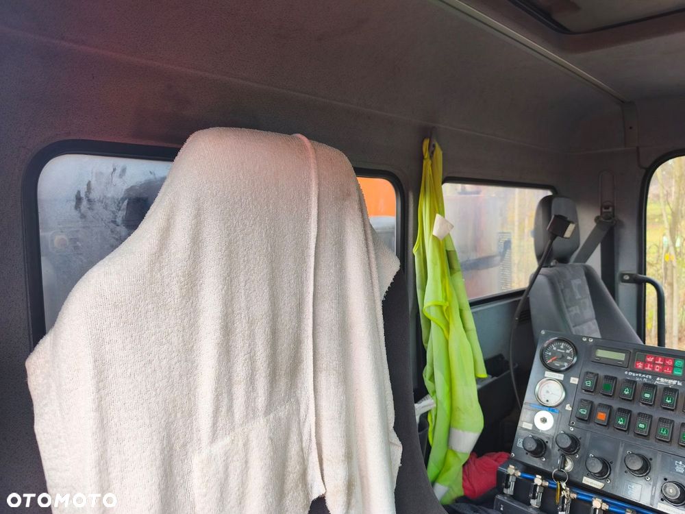 Mercedes-Benz 1824 L - 14