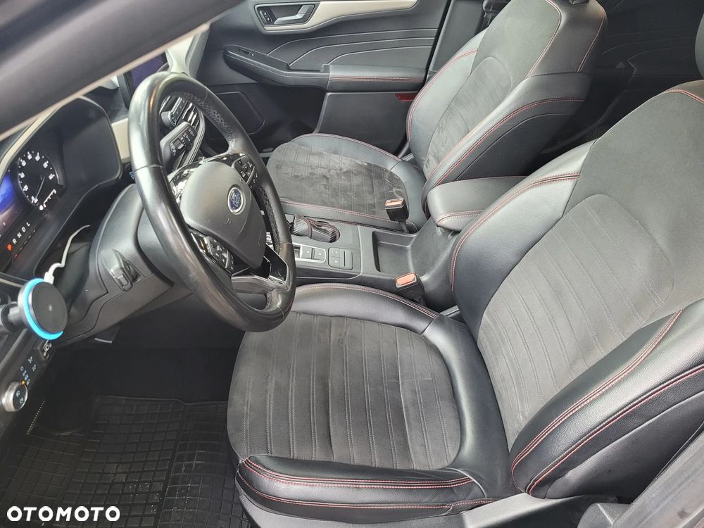 Ford Kuga - 10