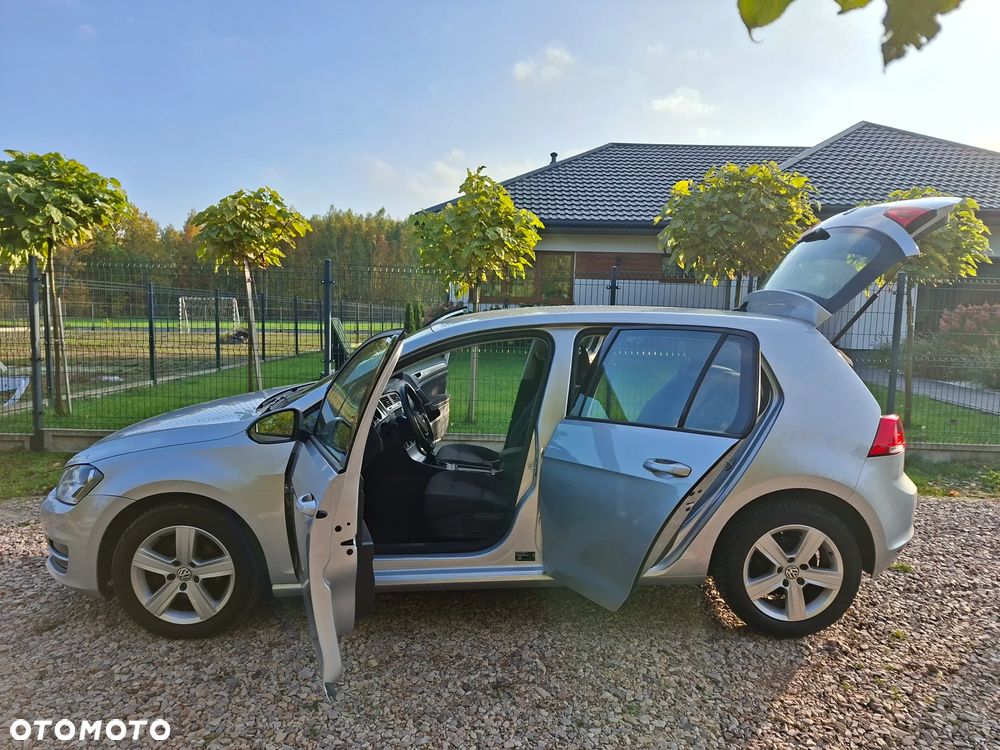 Volkswagen Golf - 25