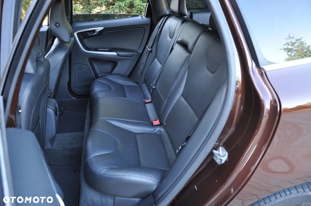 Volvo XC 60 - 25