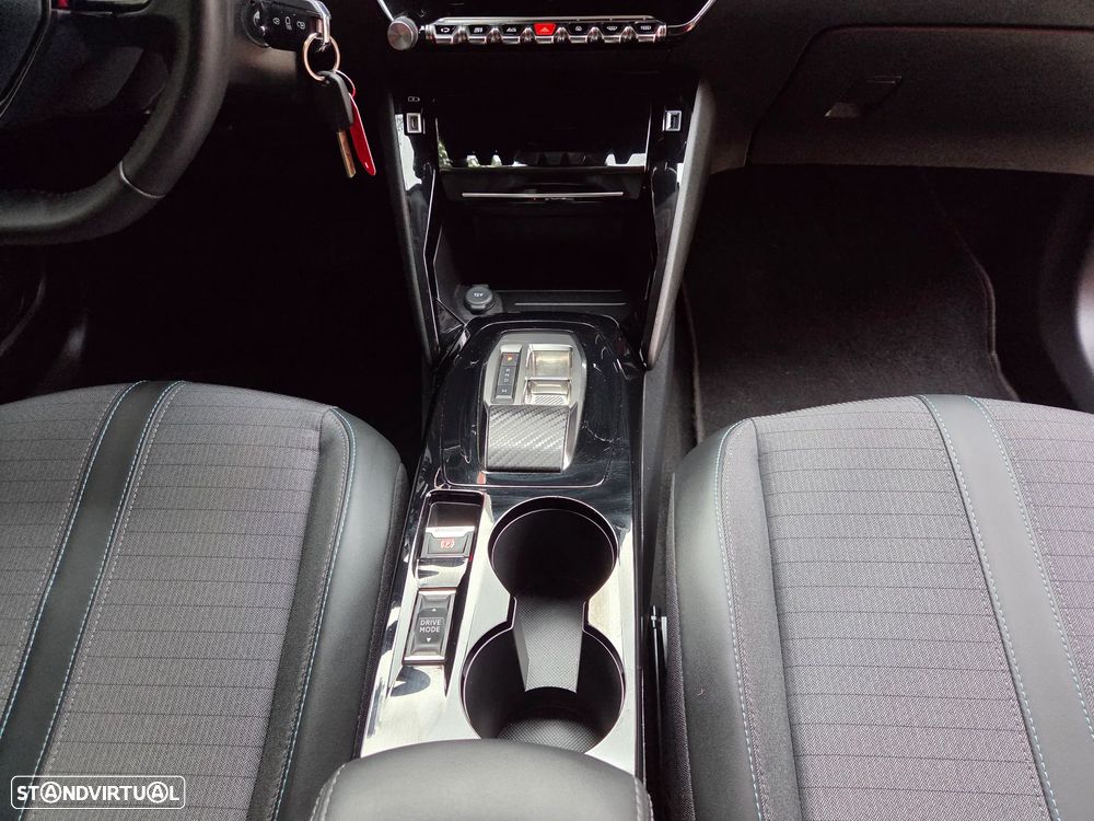 Peugeot 2008 PureTech 130 EAT8 Allure - 31