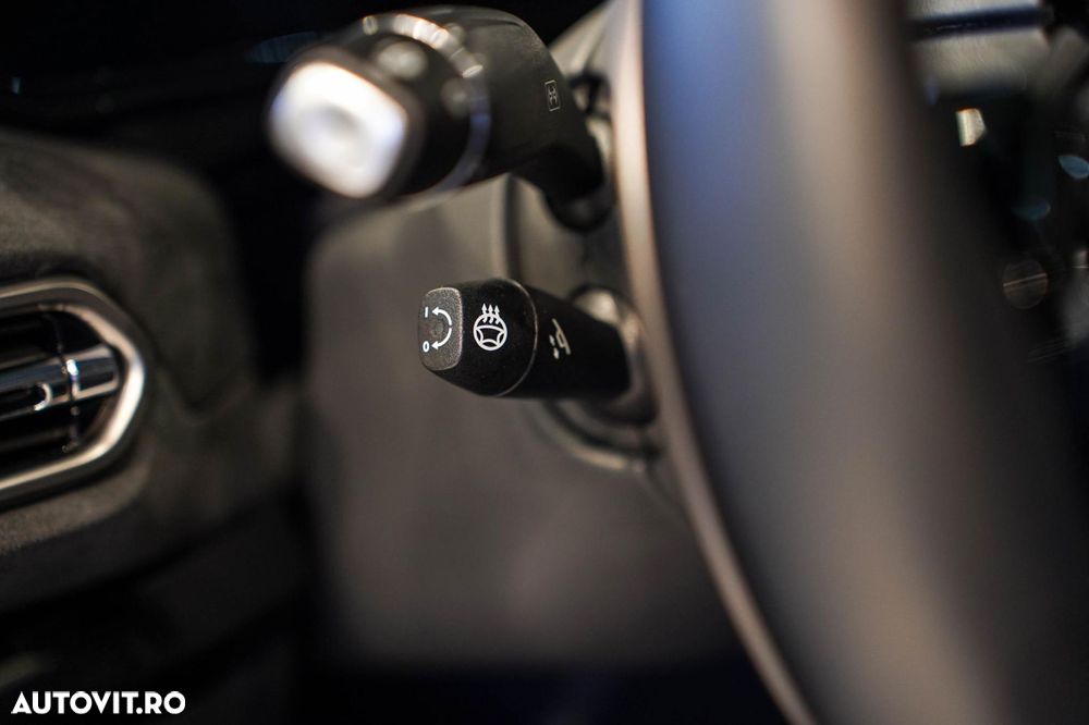 Aston Martin V8 Vantage - 21