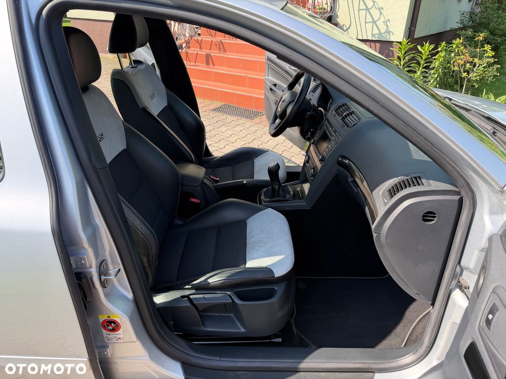 Skoda Octavia 2.0 TSI RS - 29