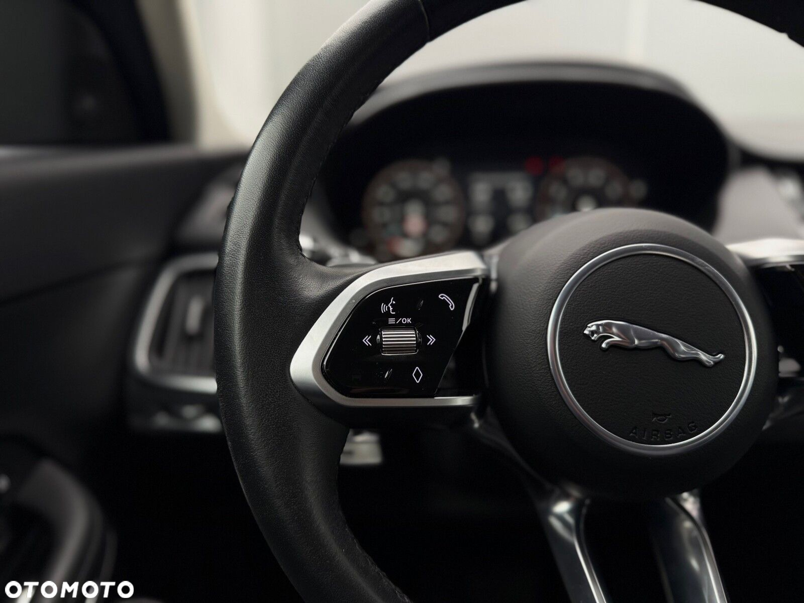 Jaguar E-Pace - 29
