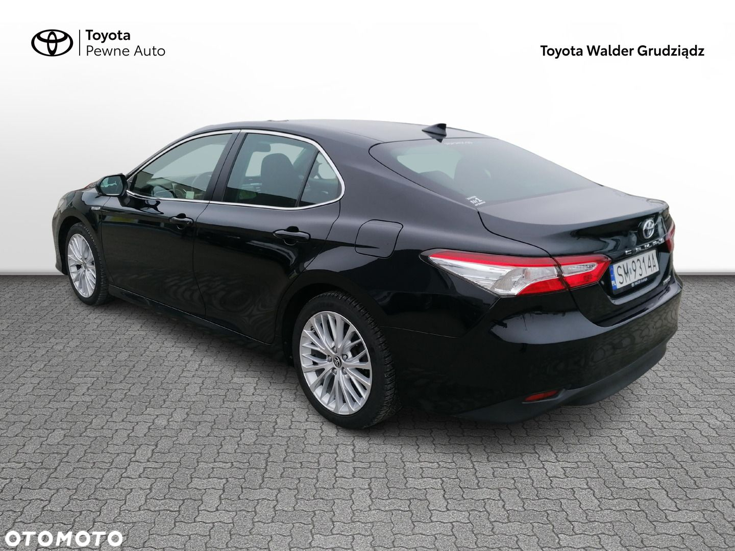 Toyota Camry - 3
