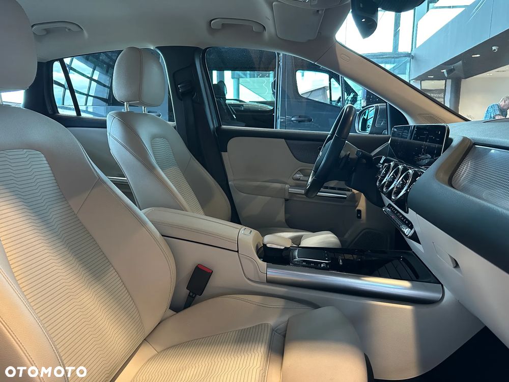 Mercedes-Benz GLA 200 Progressive - 16