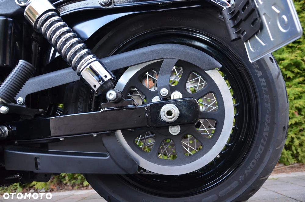 Harley-Davidson Dyna Street Bob - 23