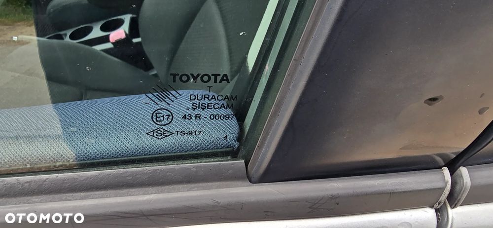 Toyota Corolla Verso - 25