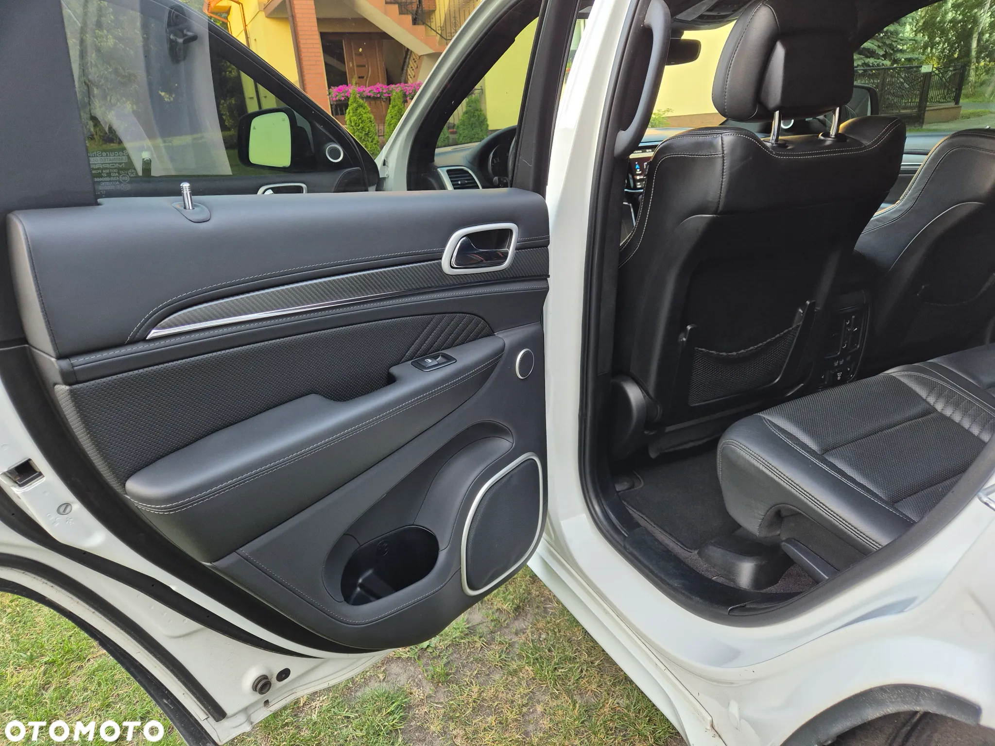 Jeep Grand Cherokee 6.4 V8 SRT8 - 36