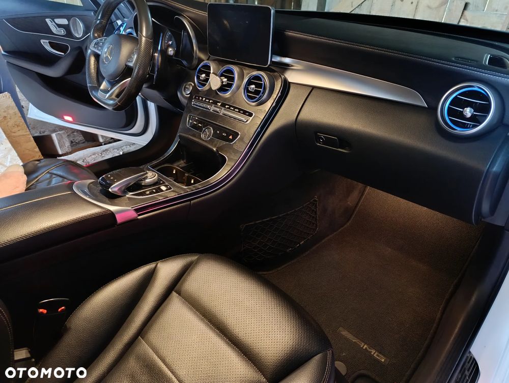 Mercedes-Benz Klasa C 300 7G-TRONIC AMG Line - 7