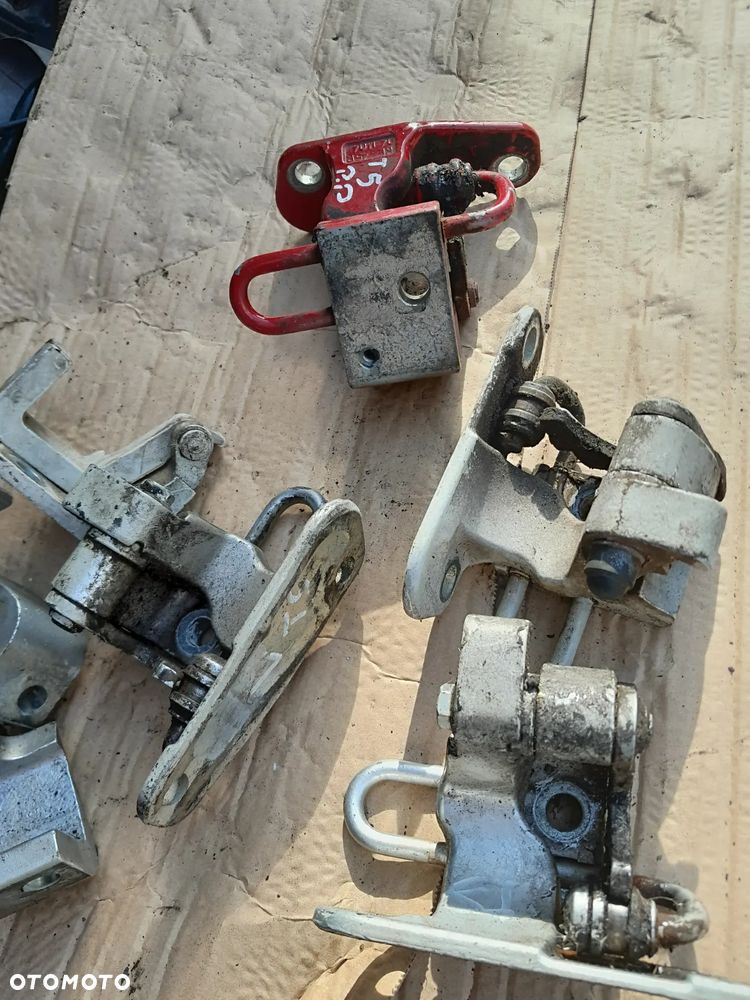 Zawias drzwi L+P VW T5