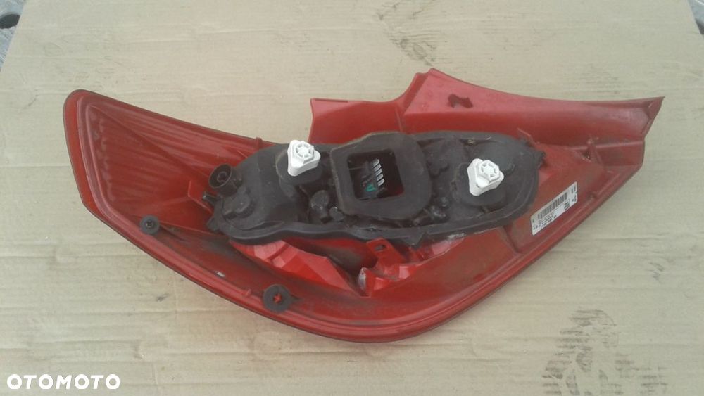 LAMPA TYLNA PRAWA OPEL CORSA D 3D - 4