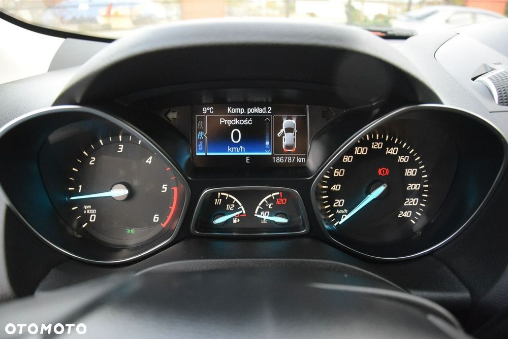 Ford Kuga 2.0 TDCi 2x4 Titanium - 39