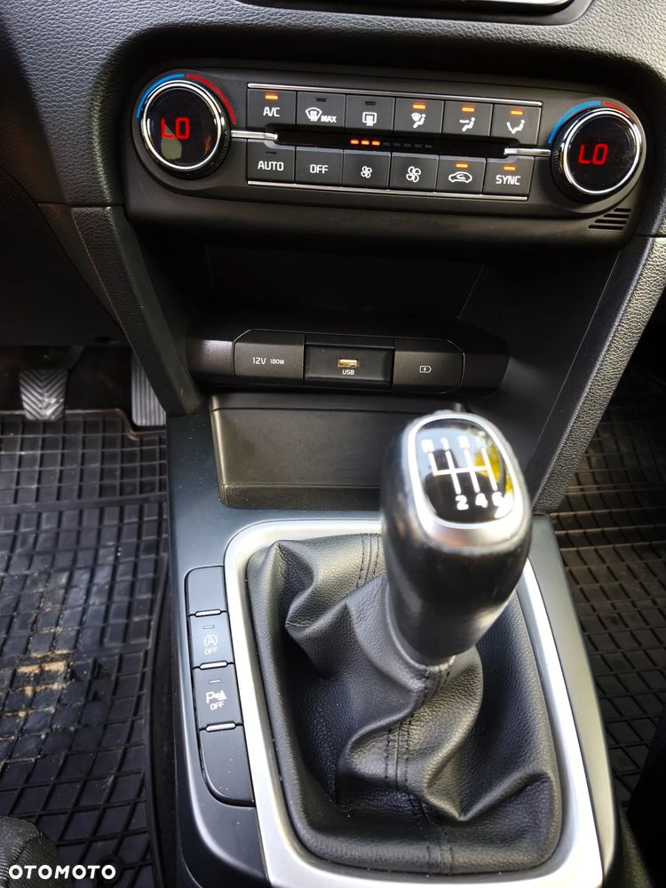 Kia Ceed 1.6 CRDi SCR M - 27