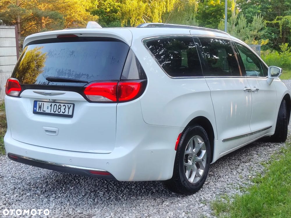 Chrysler Pacifica - 4