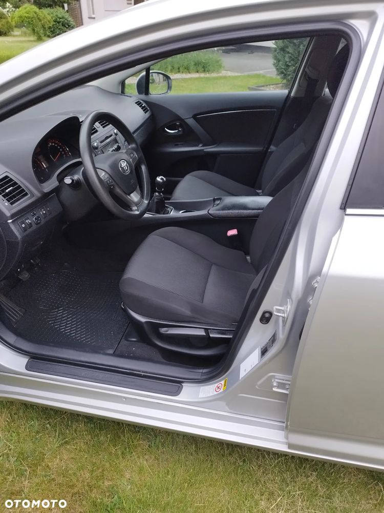 Toyota Avensis - 5