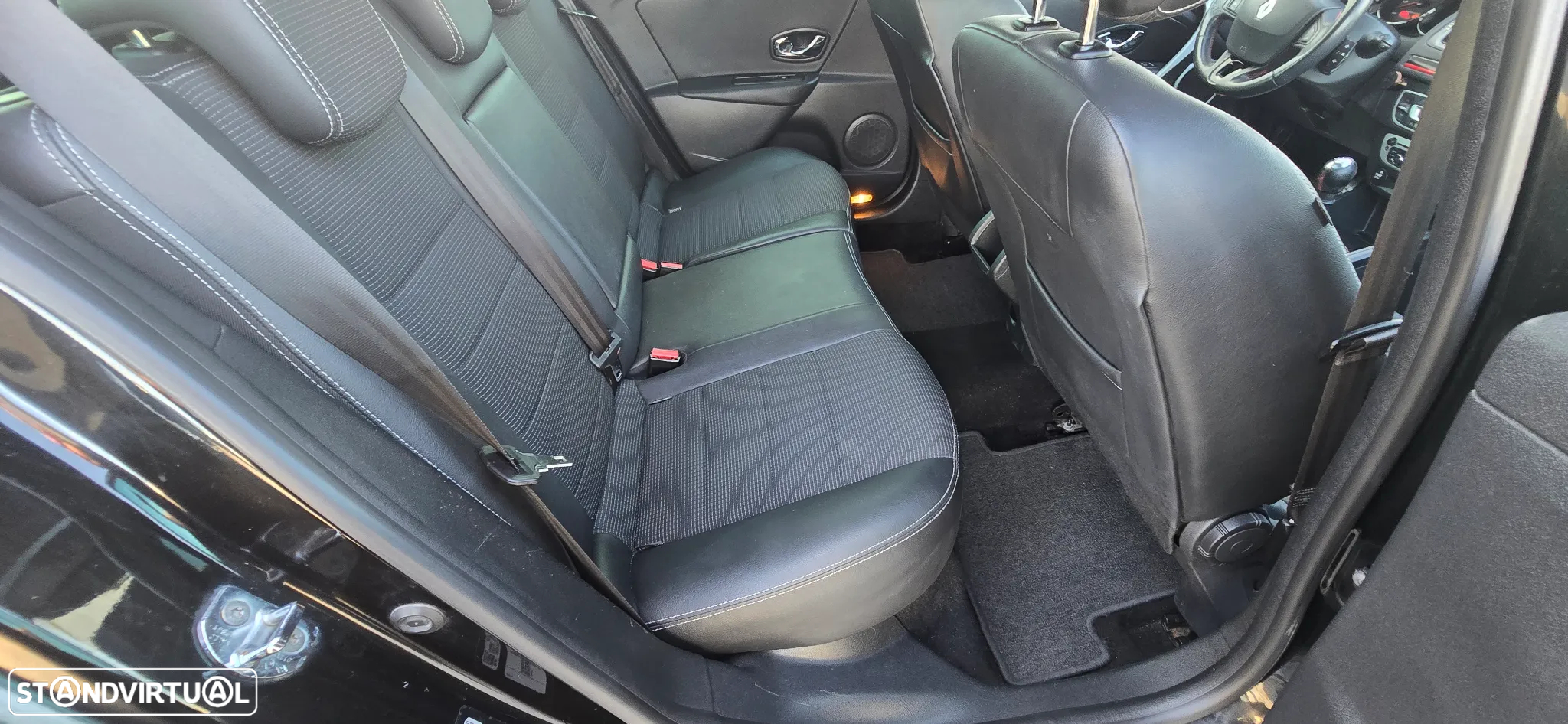Renault Mégane Sport Tourer 1.5 dCi GT Line - 22